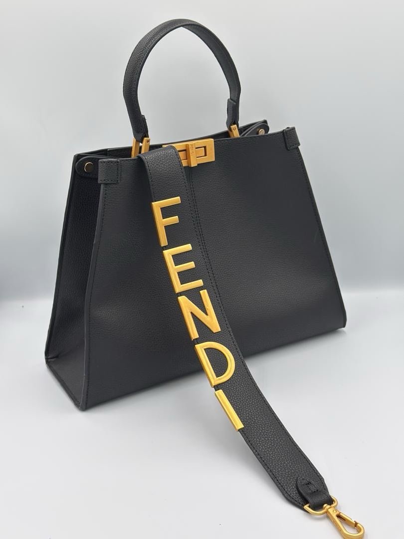 img_4078 Sac Fendi peekaboo Noir – Image 1