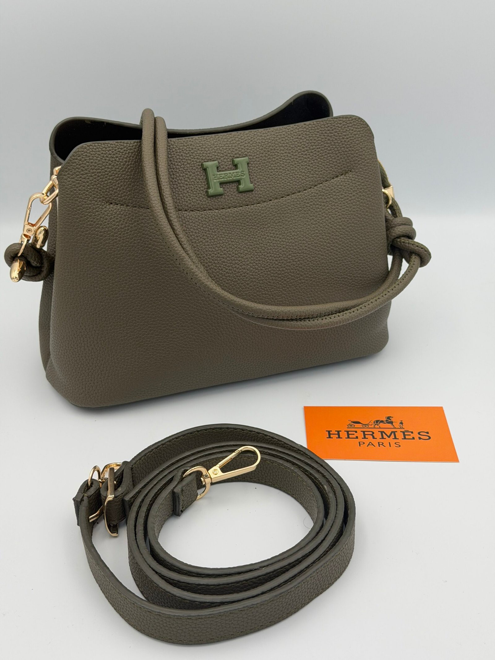 IMG_4781 HERMES BONDOLIER 20CM Vert olive – Image 1